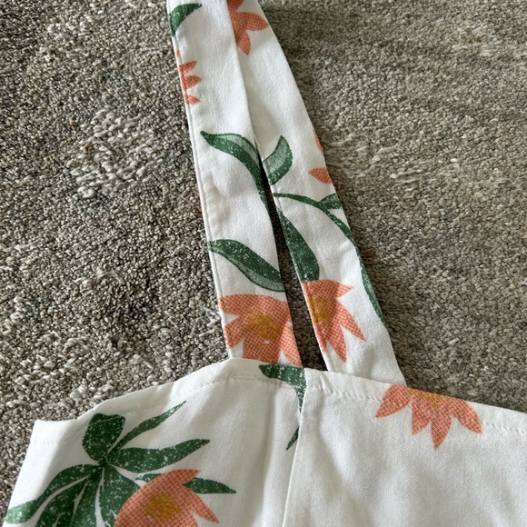 NWT REEF Women’s Drew Cropped Green/Peach/White Floral Tank Top Size Medium - Picture 5 of 9